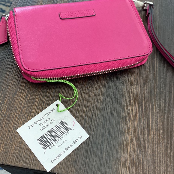 Vera Bradley Fuchsia zip-around wristlet - Picture 4 of 4